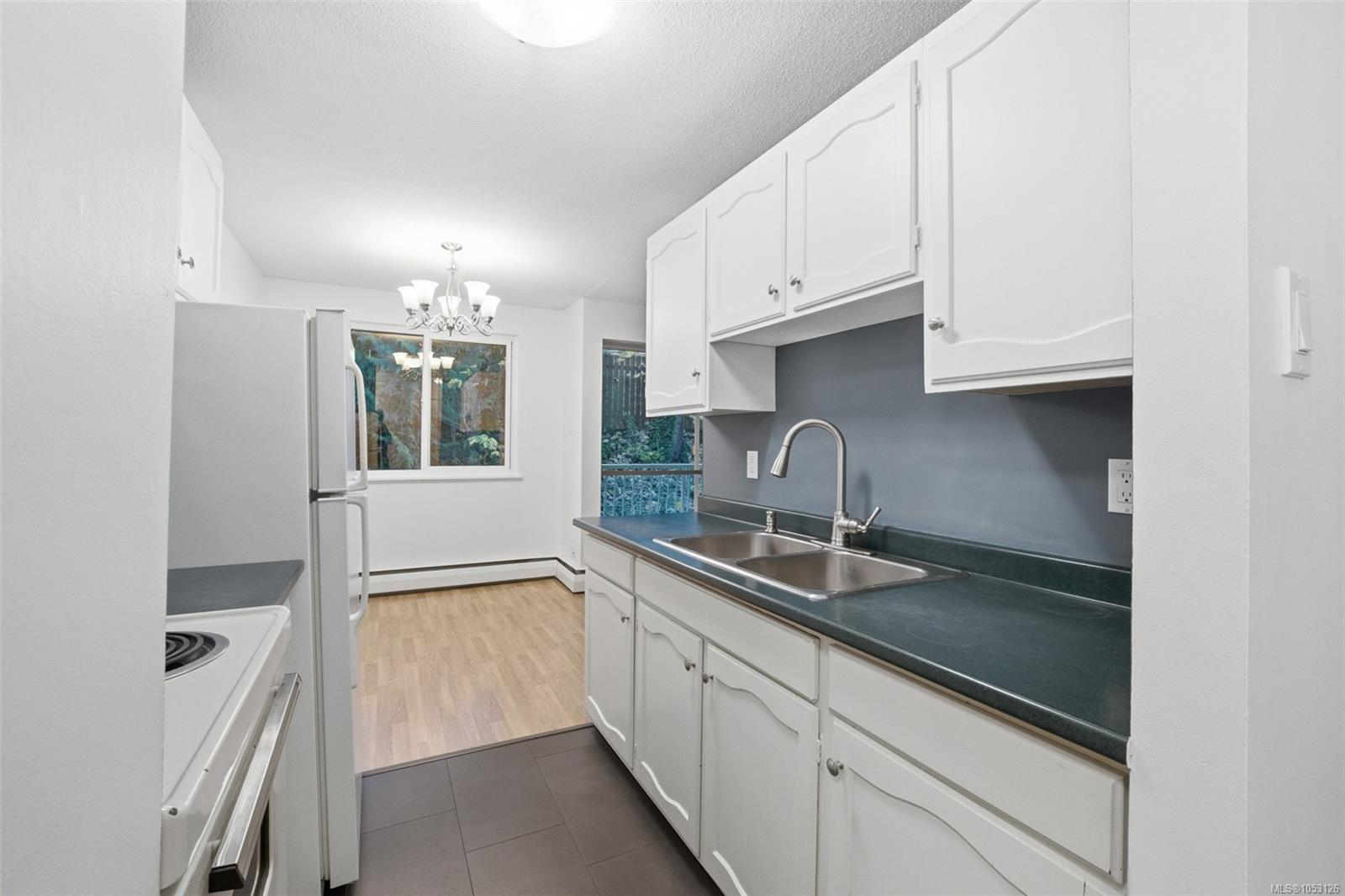 4204-997 Bowen Rd — listing photo 6 of 26
