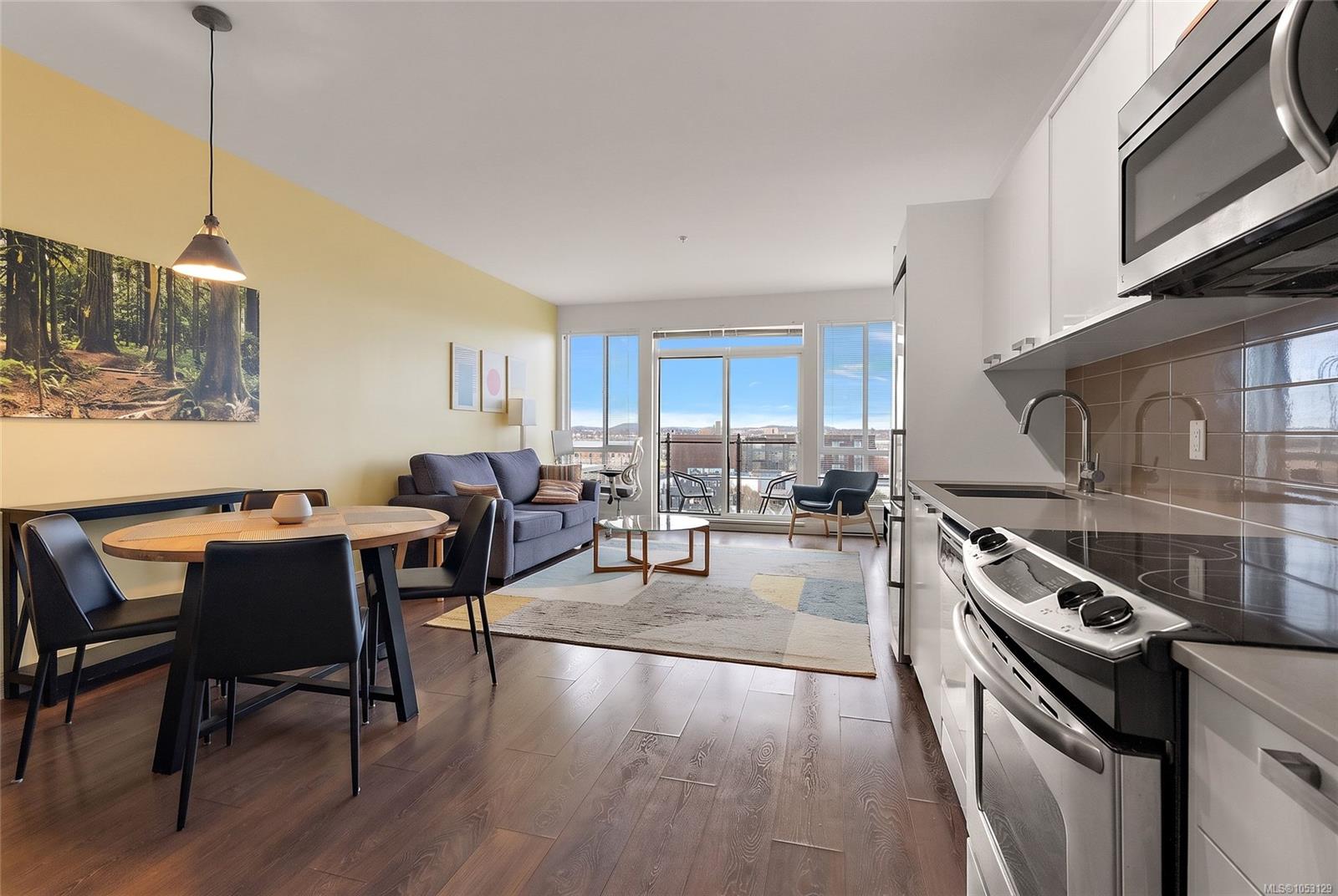 506-517 Fisgard St — listing photo 4 of 28
