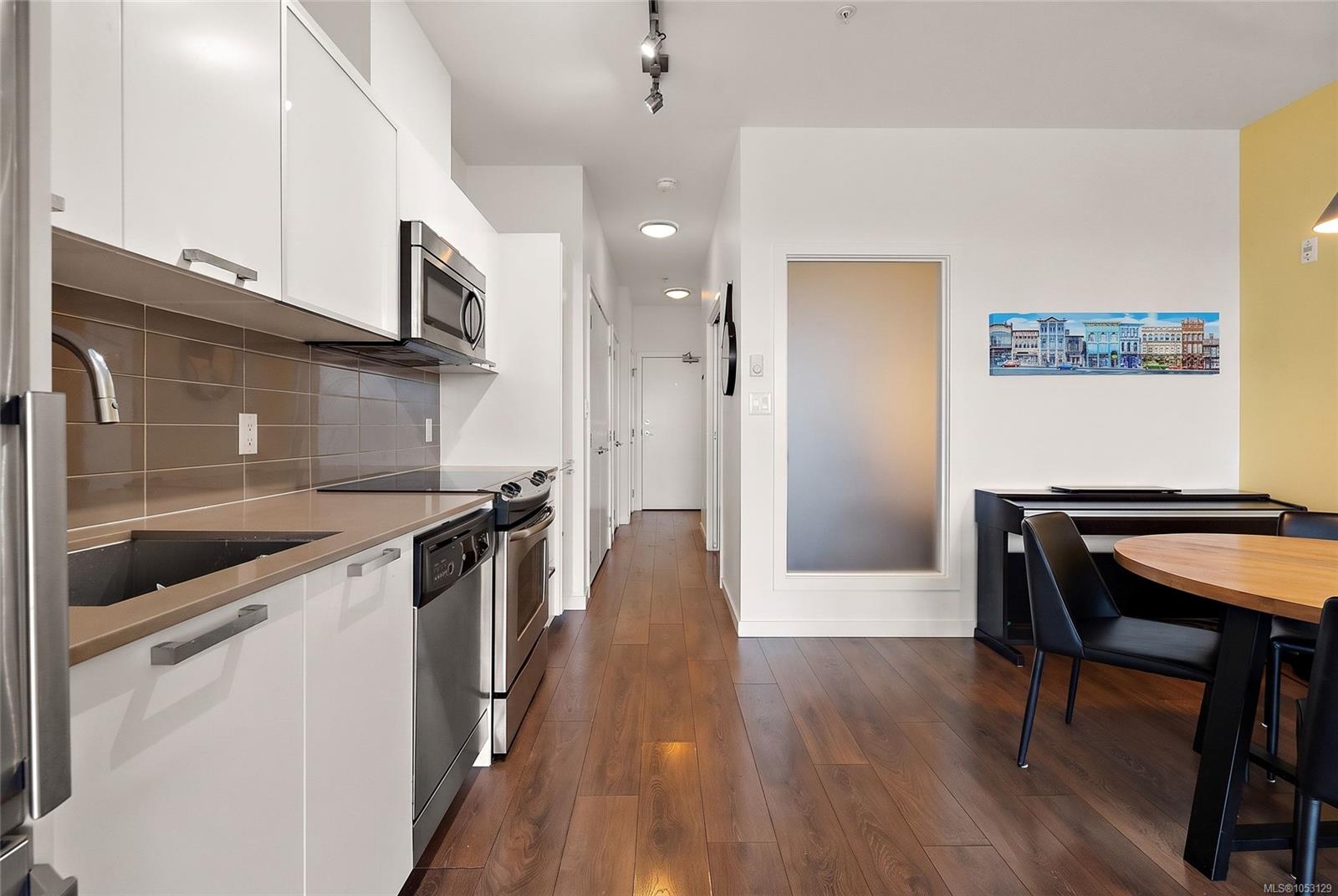 506-517 Fisgard St — listing photo 7 of 28