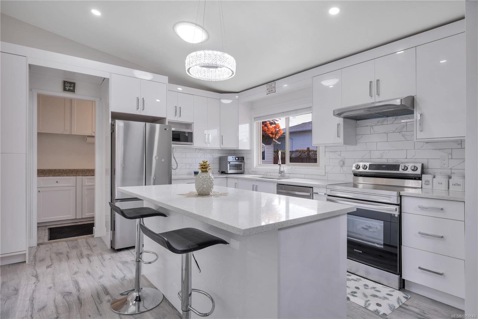 6279 Blueback Rd — listing photo 5 of 24