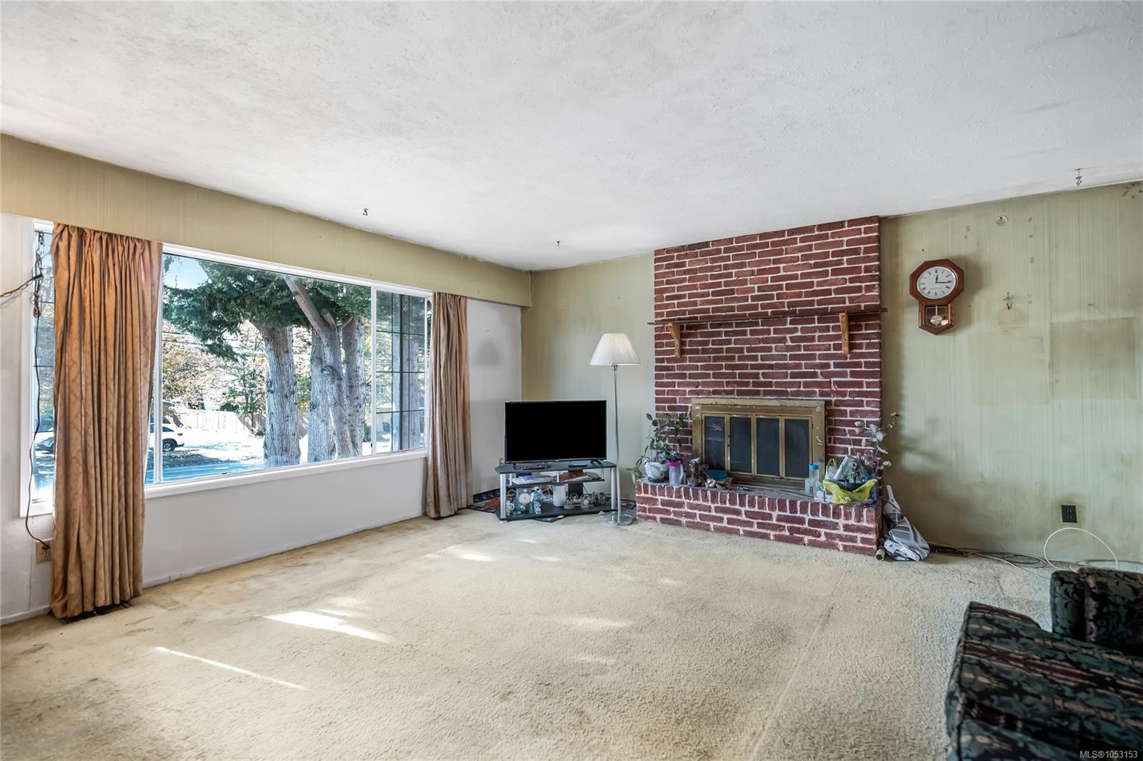 1774 Feltham Rd — listing photo 7 of 38