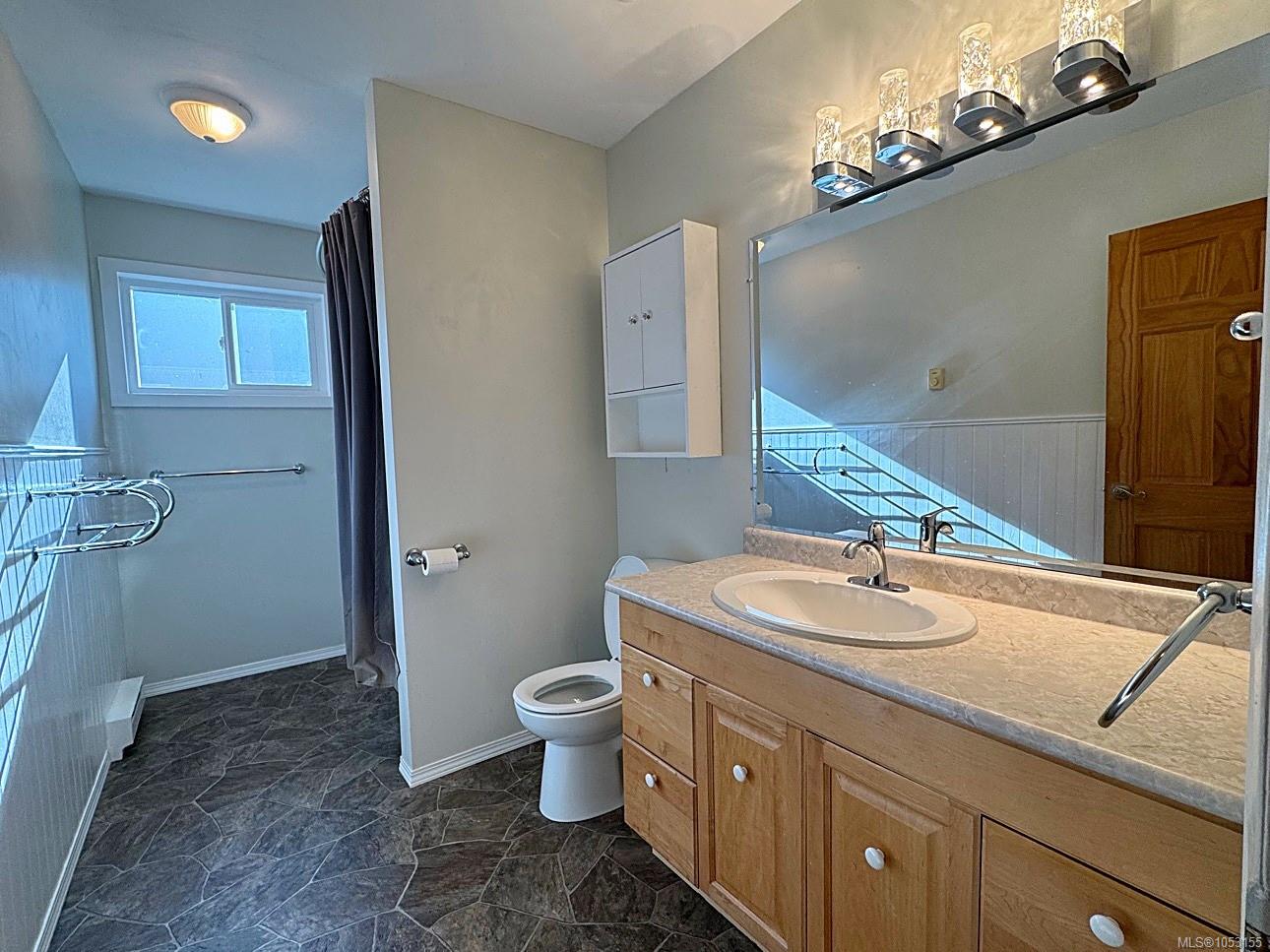 4282 Barclay Rd — listing photo 13 of 24