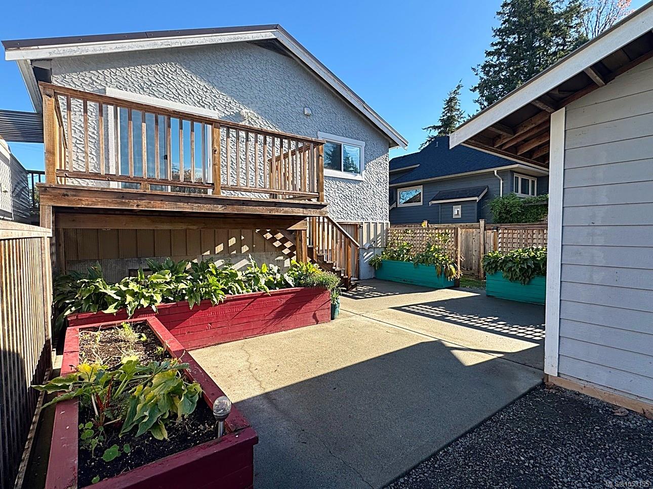 4282 Barclay Rd — listing photo 9 of 24