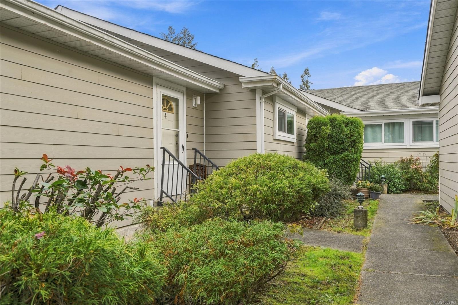 4-10 Ashlar Ave — listing photo 7 of 39