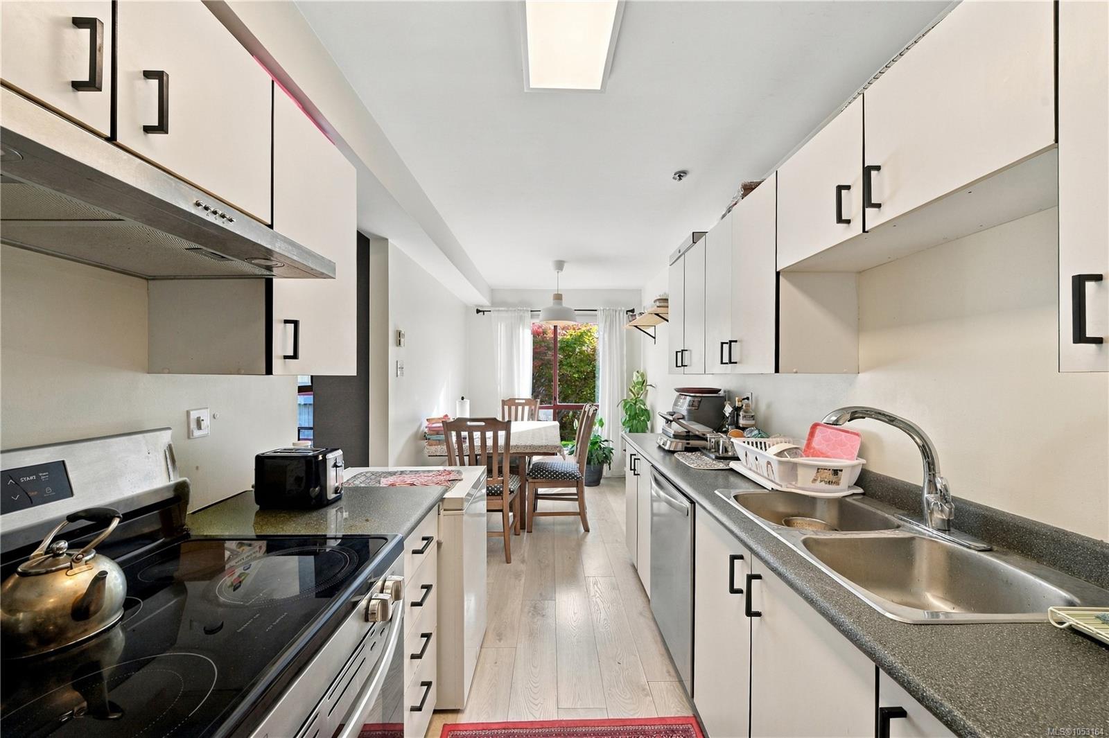 212-545 Manchester Rd — listing photo 9 of 28