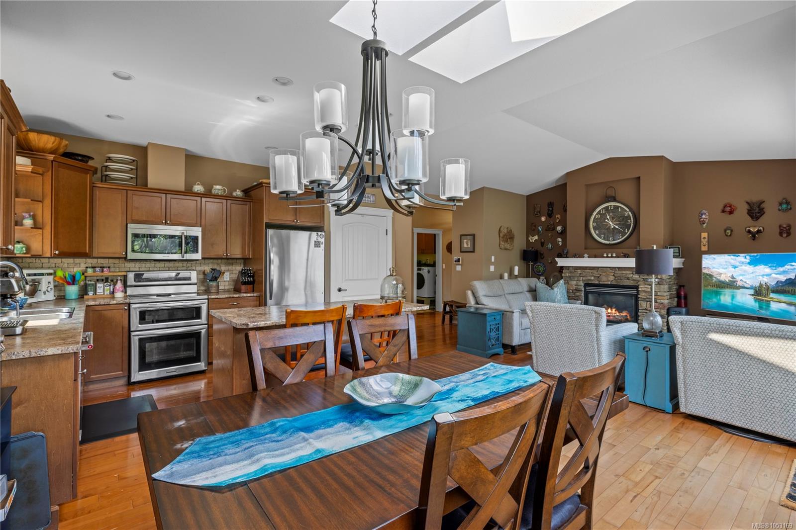 5161 Dunn Pl — listing photo 13 of 68