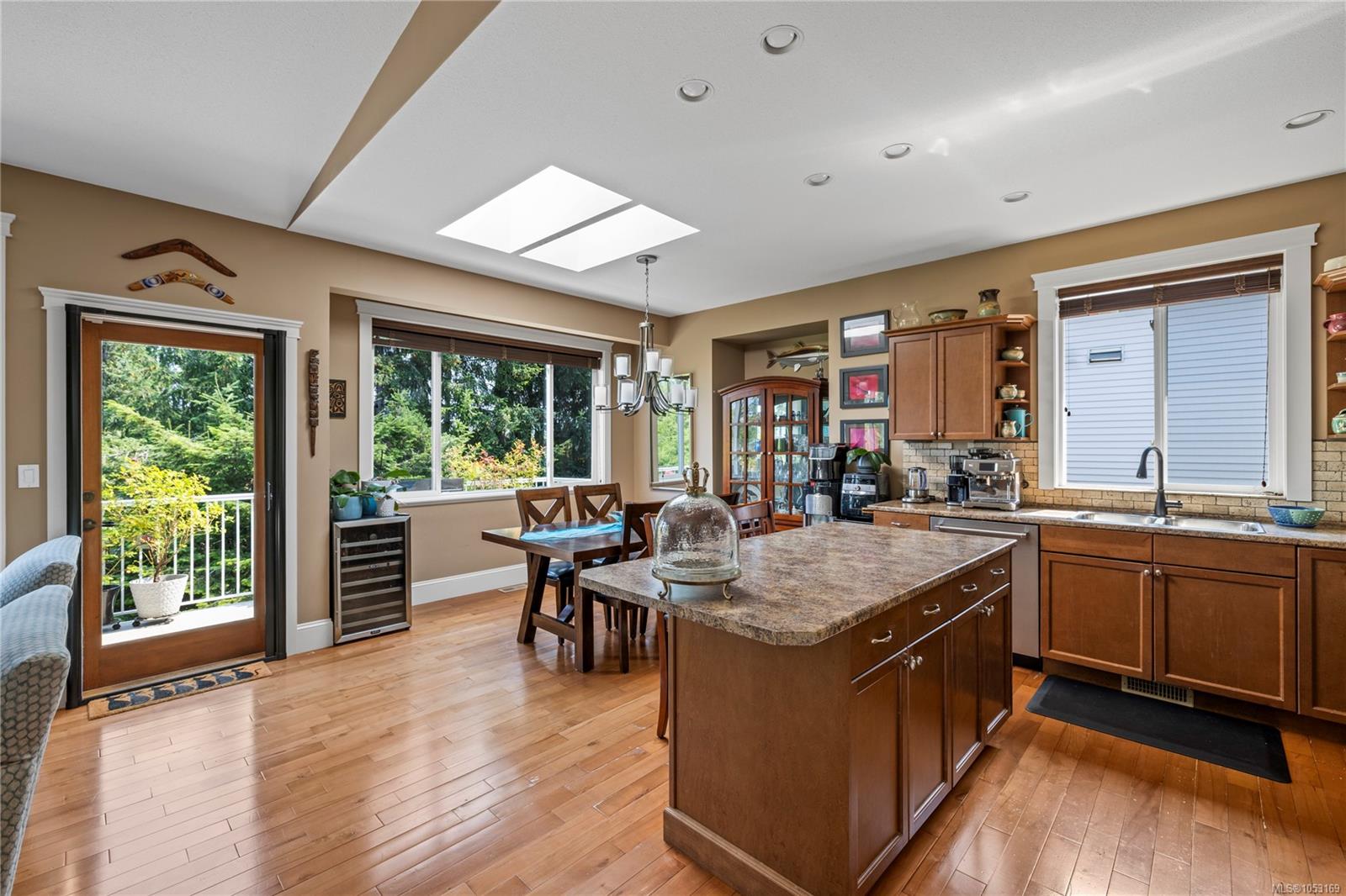 5161 Dunn Pl — listing photo 14 of 68