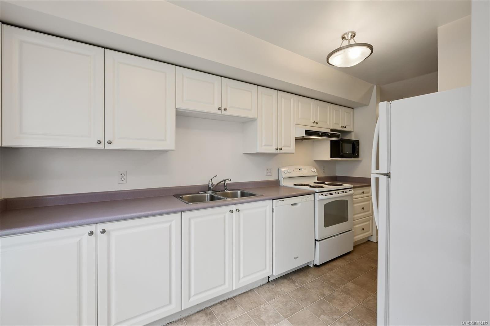 203-1710 Fort St — listing photo 9 of 29