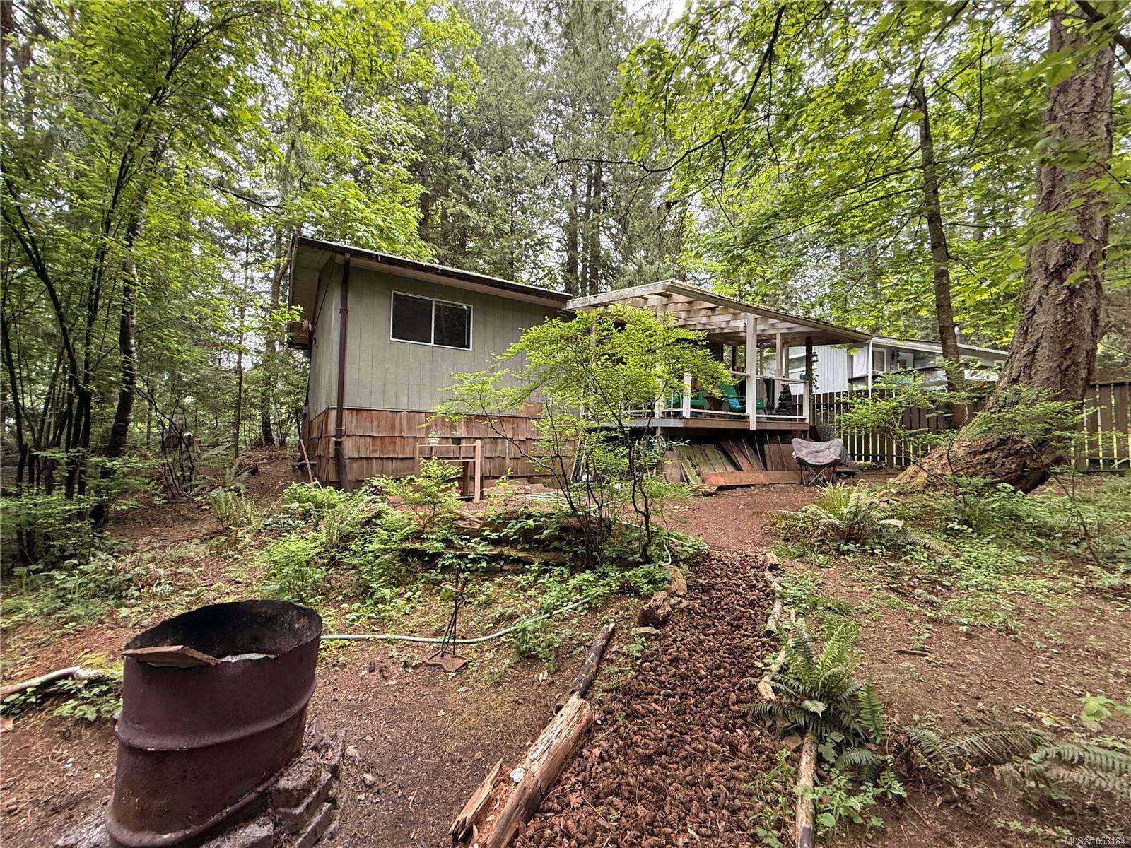 19 Captain Morgans Blvd — listing photo 3 of 23