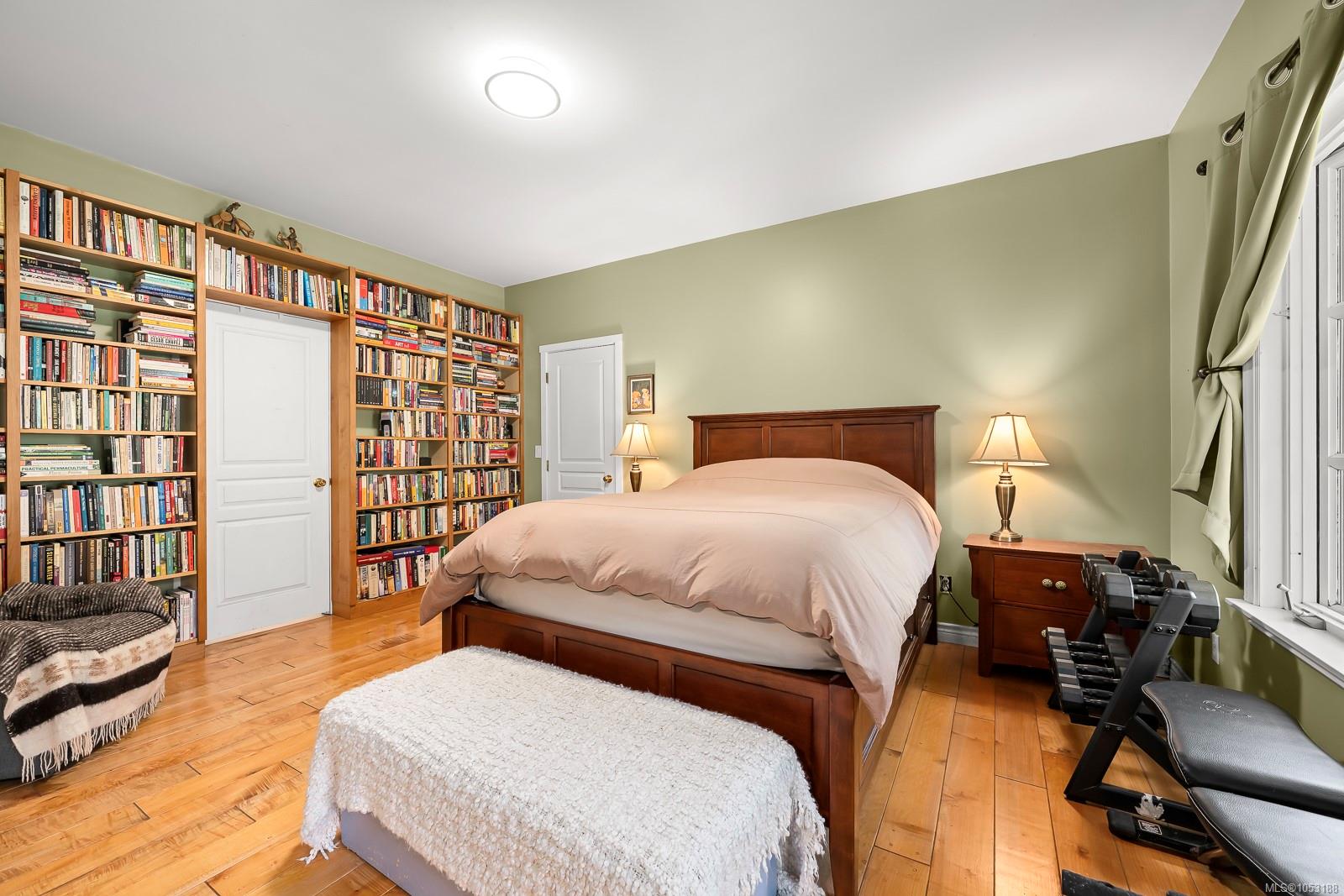 10225 Greenhill Rd — listing photo 12 of 96