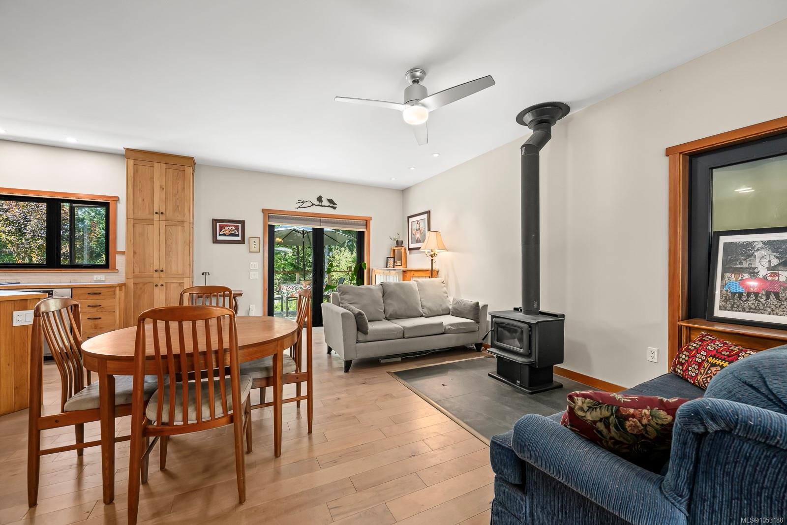 10225 Greenhill Rd — listing photo 4 of 96