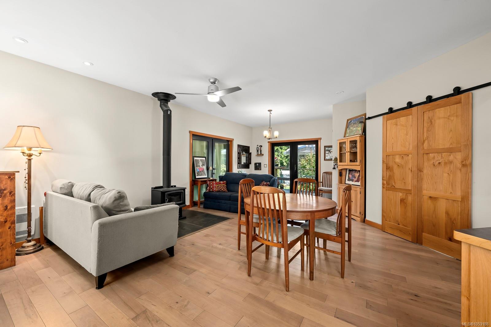 10225 Greenhill Rd — listing photo 7 of 96