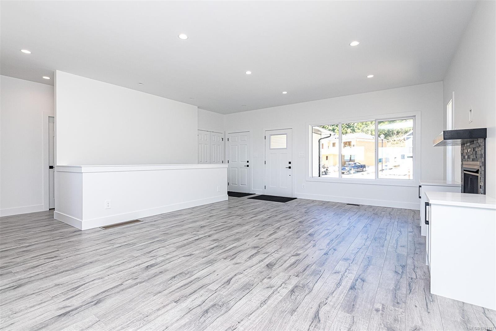 2605 Nickson Way — listing photo 11 of 54