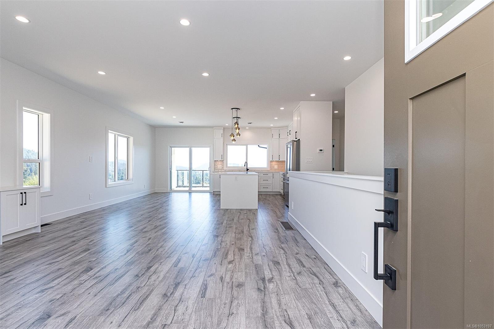 2605 Nickson Way — listing photo 8 of 54