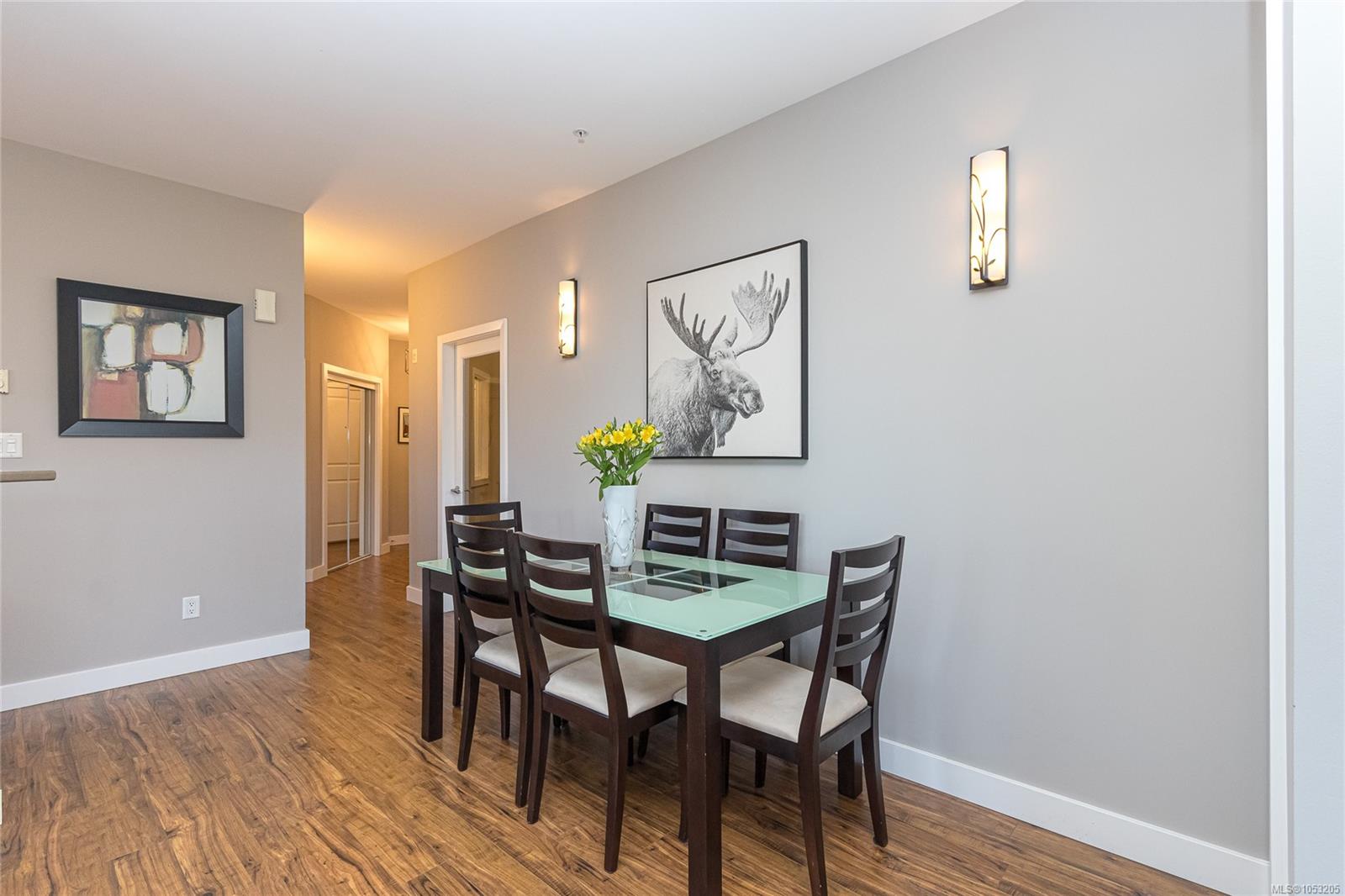 305E-1115 Craigflower Rd — listing photo 14 of 40