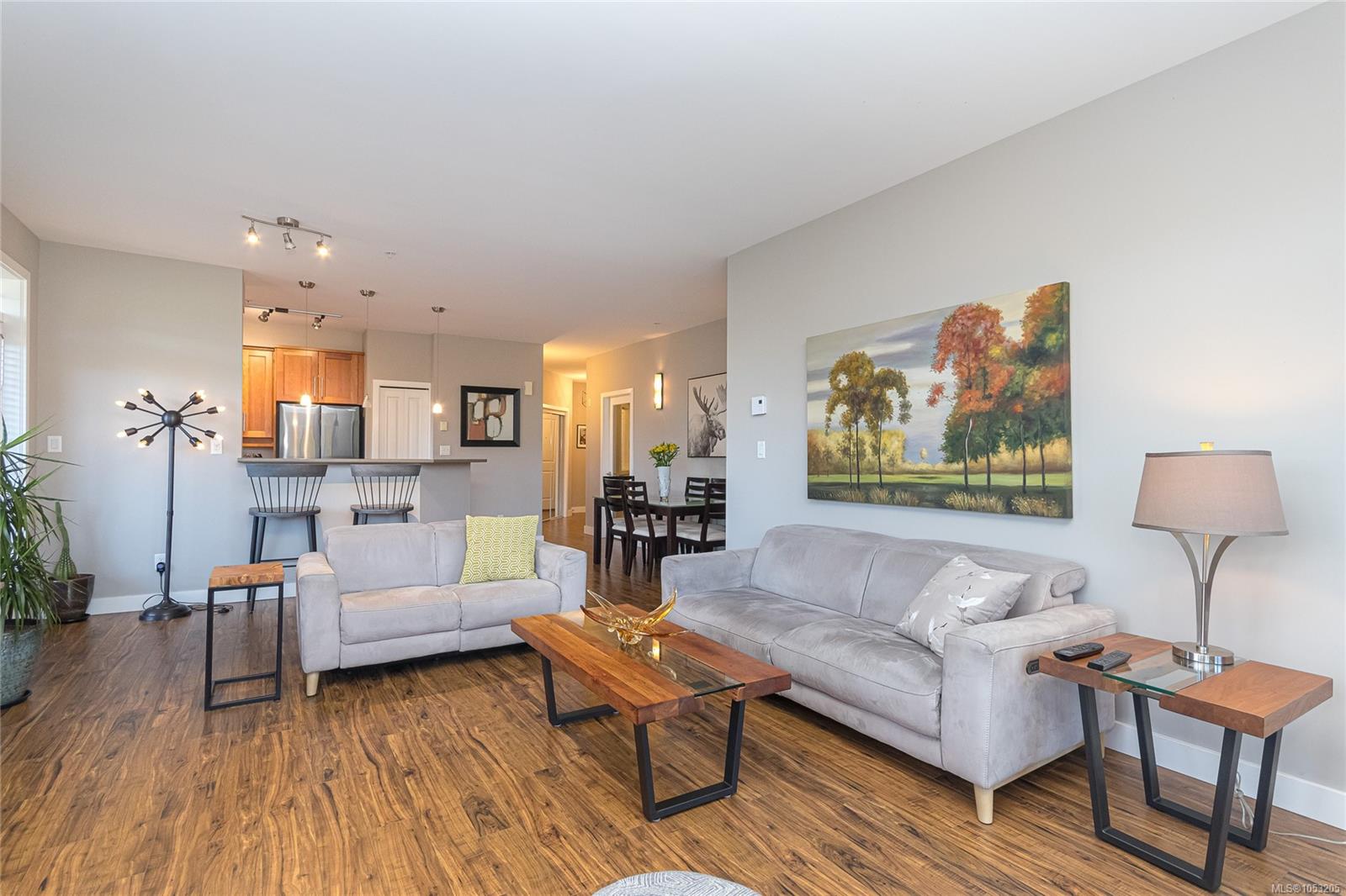 305E-1115 Craigflower Rd — listing photo 10 of 40