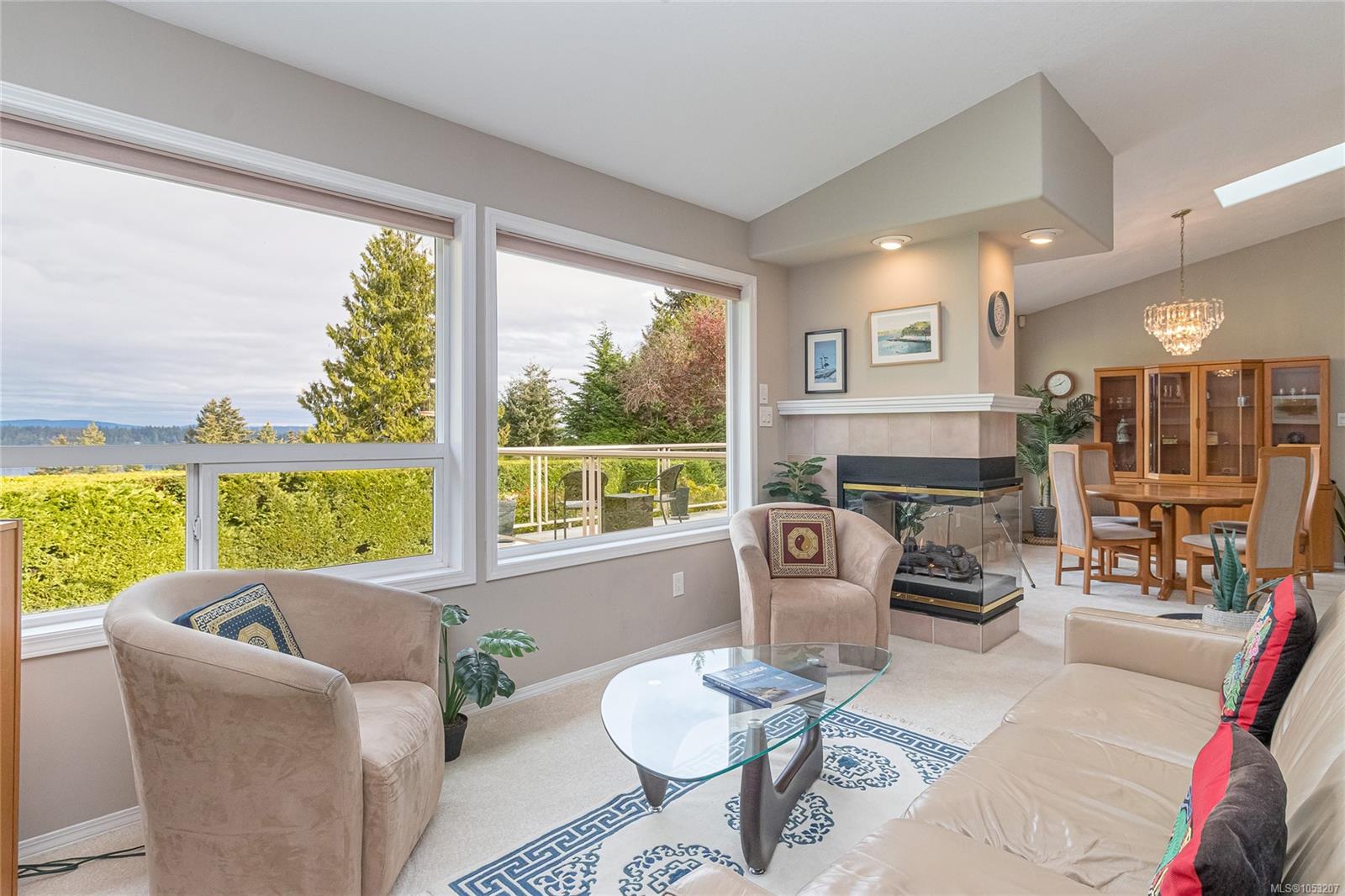 421 Walker Ave — listing photo 14 of 87