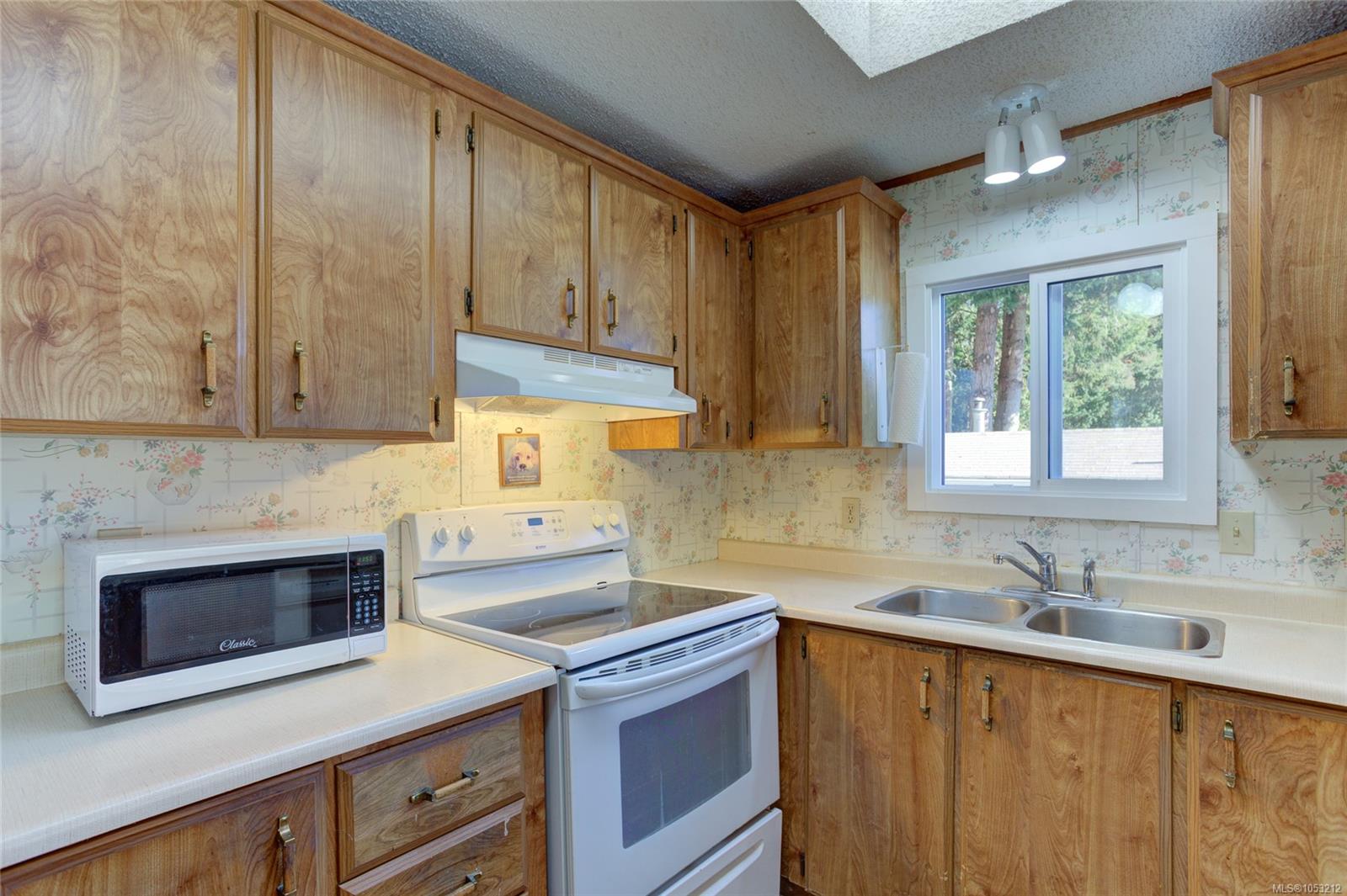 71-10980 Westdowne Rd — listing photo 8 of 68