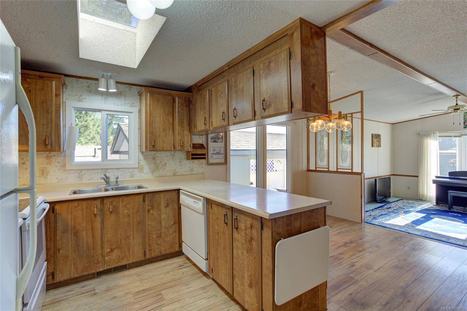 71-10980 Westdowne Rd — listing photo 9 of 68