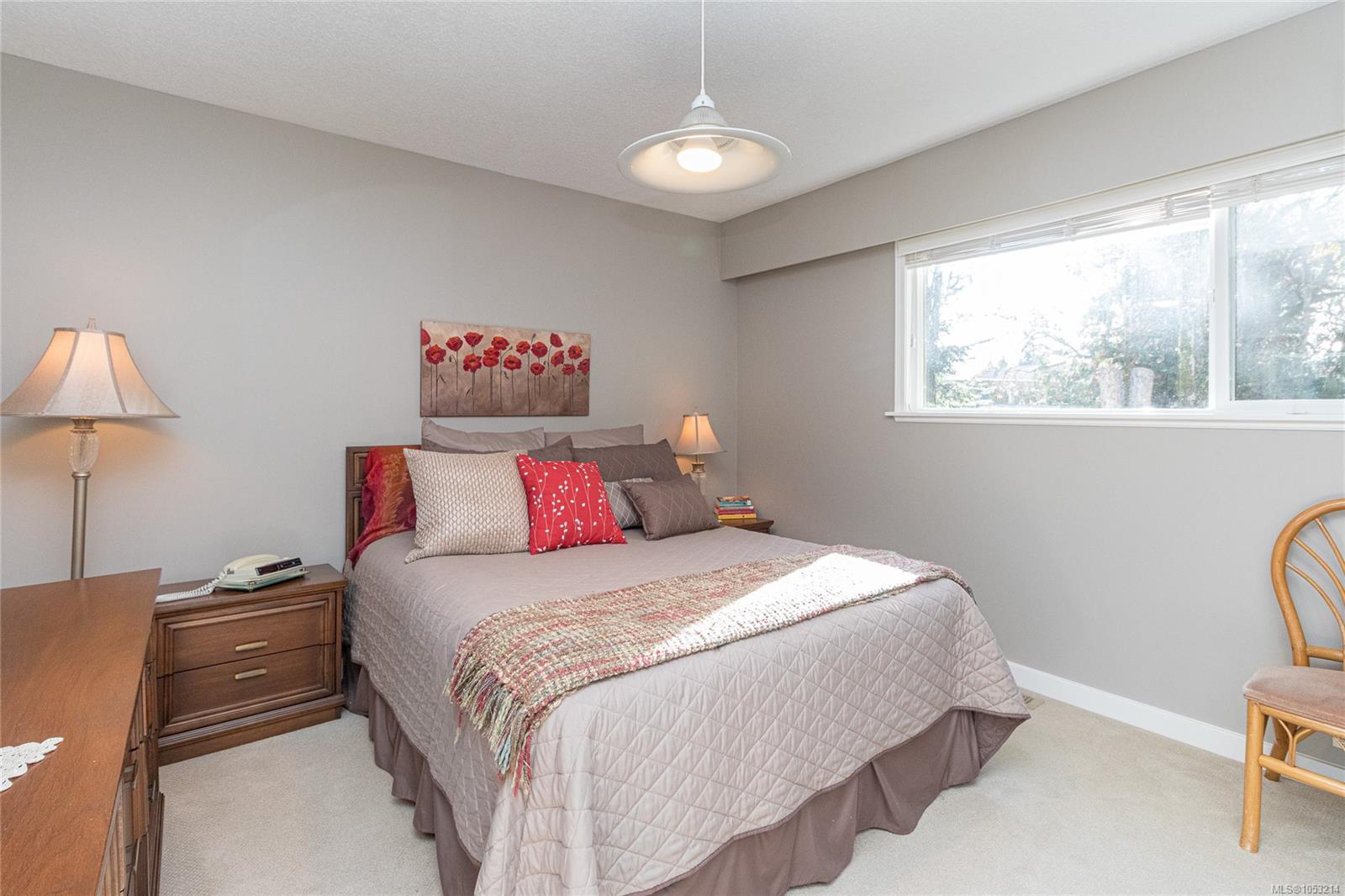 1025 Waverly Terr — listing photo 13 of 38