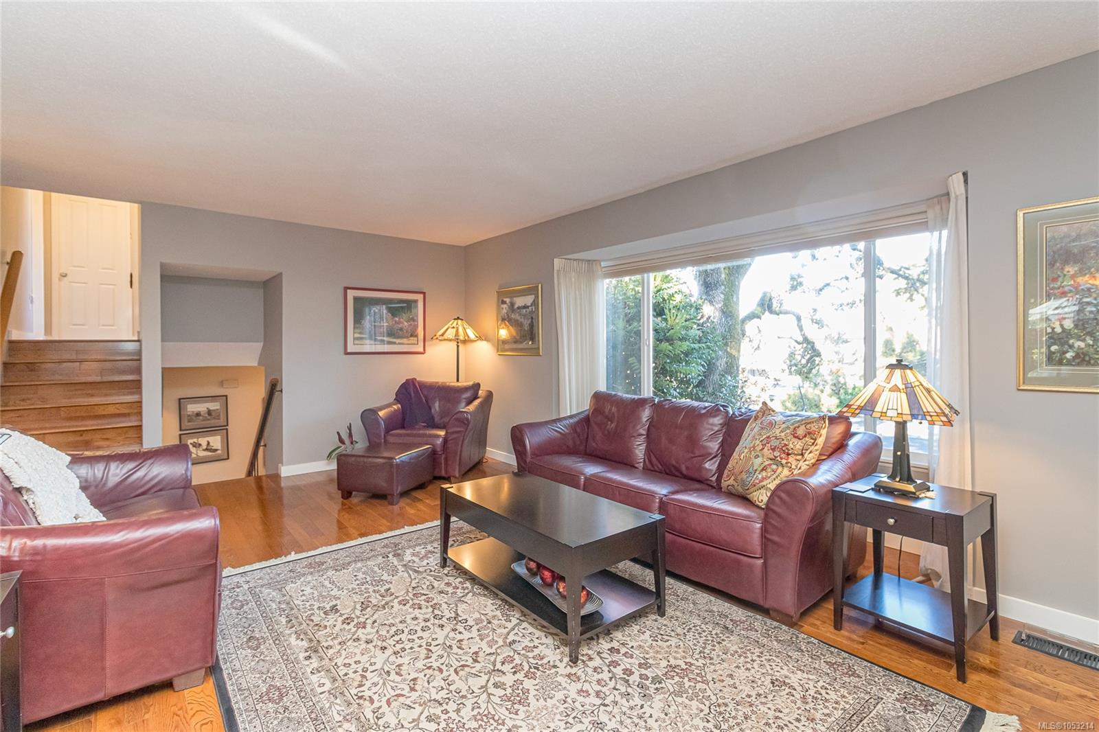 1025 Waverly Terr — listing photo 5 of 38