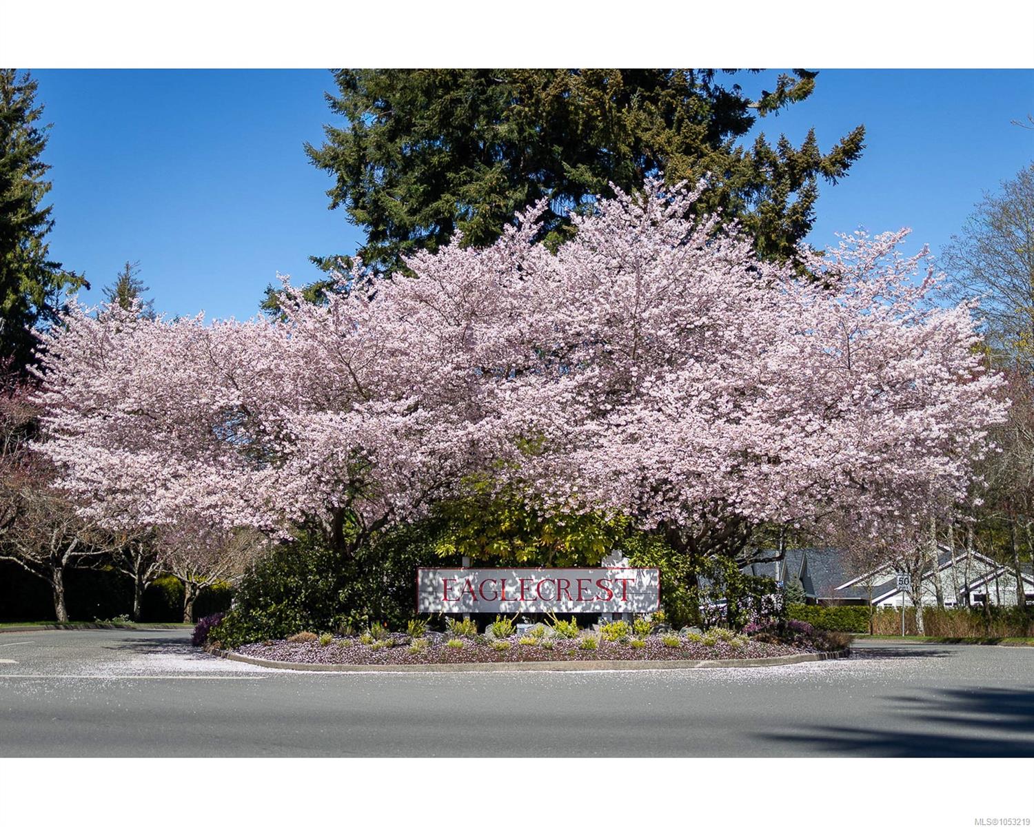 FAIRWAYS Dr — listing photo 5 of 10