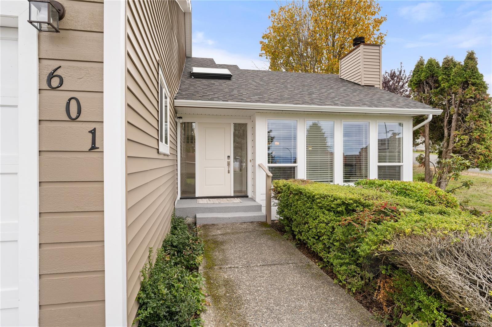 601 Belle View Pl — listing photo 4 of 53