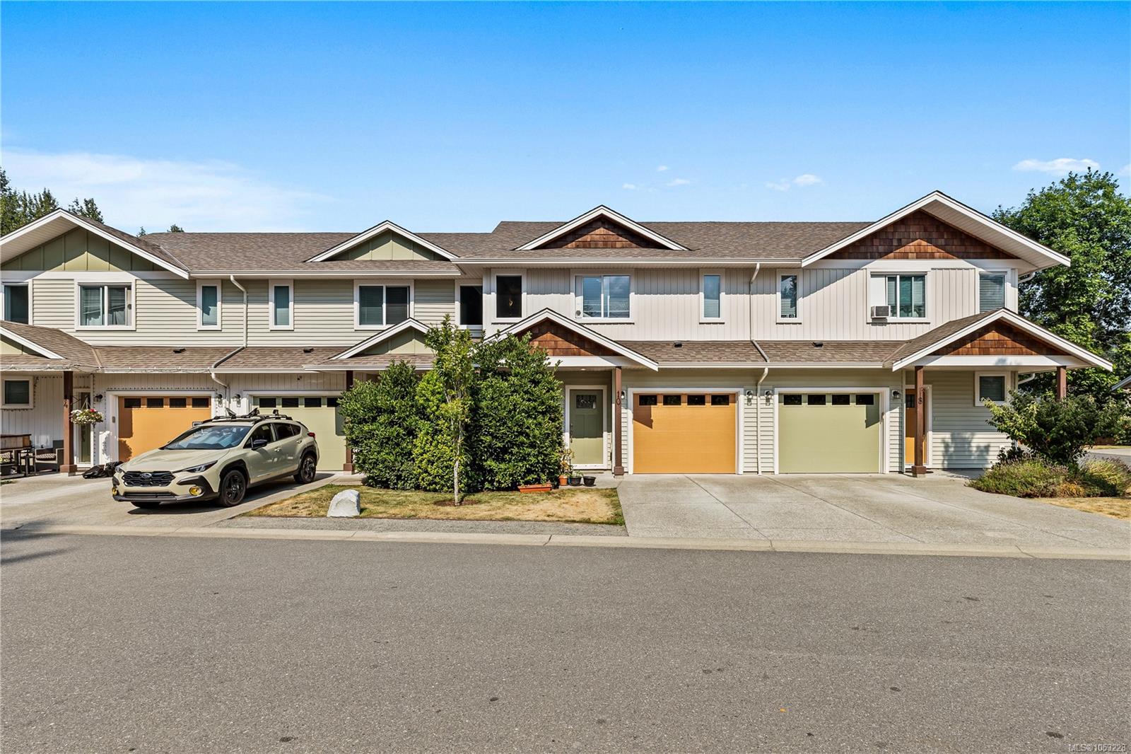 10-2109 13th St — listing photo 3 of 35