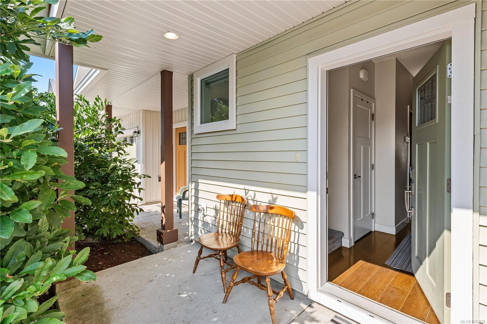 10-2109 13th St — listing photo 5 of 35
