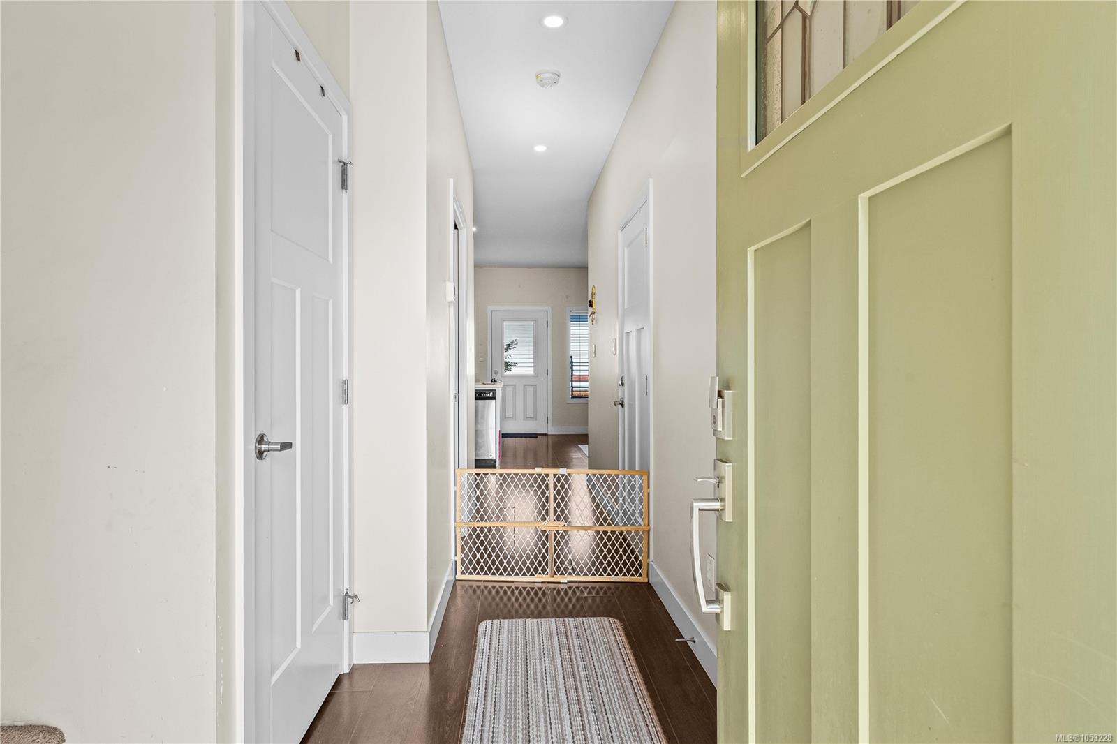 10-2109 13th St — listing photo 6 of 35