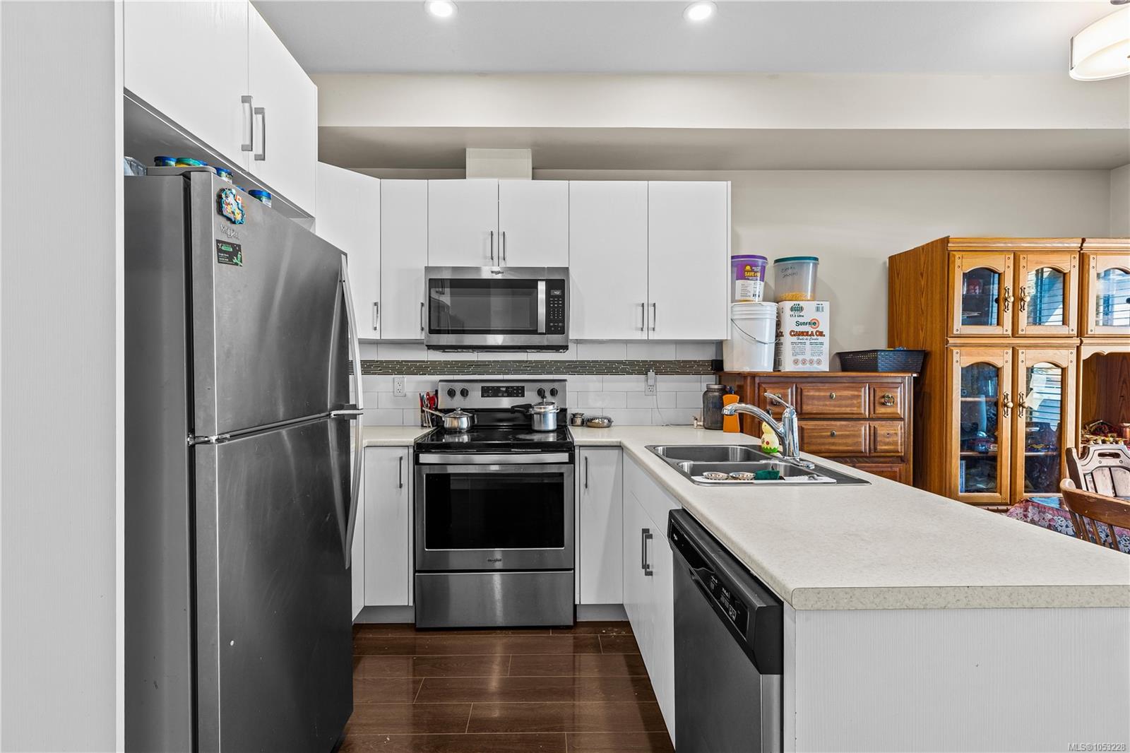 10-2109 13th St — listing photo 9 of 35