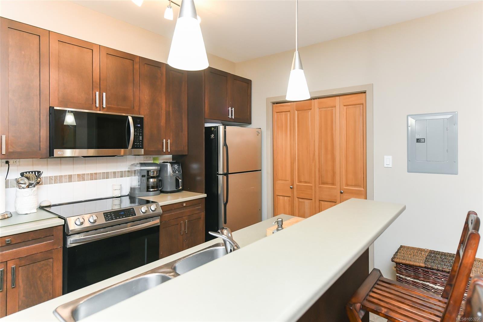 144-2300 Mansfield Dr — listing photo 10 of 48