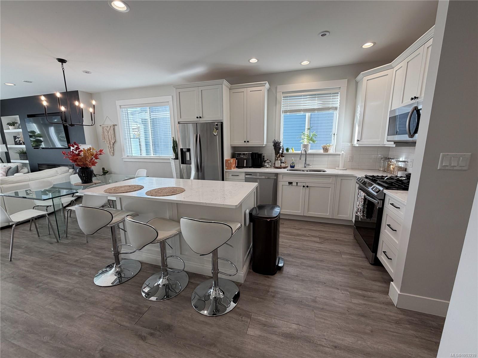 4475 Wellington Rd — listing photo 5 of 30