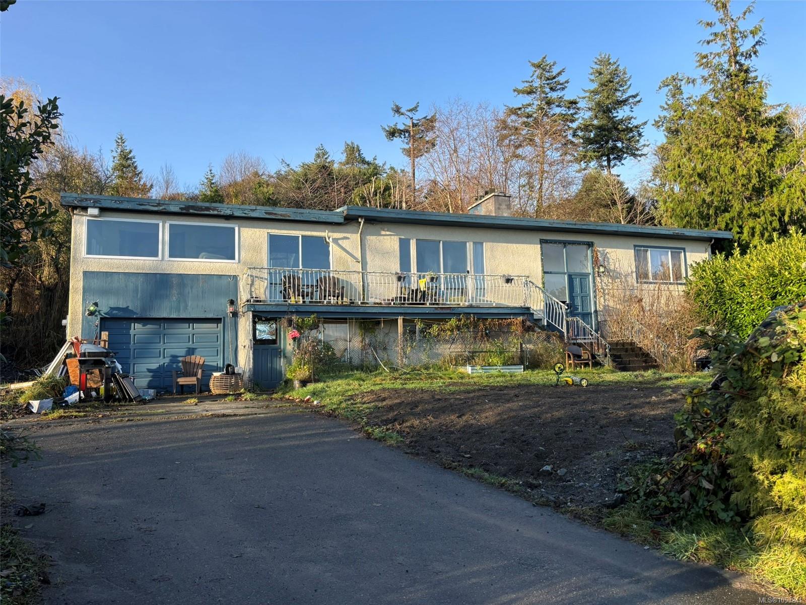 1266 Island Hwy — listing photo 4 of 14