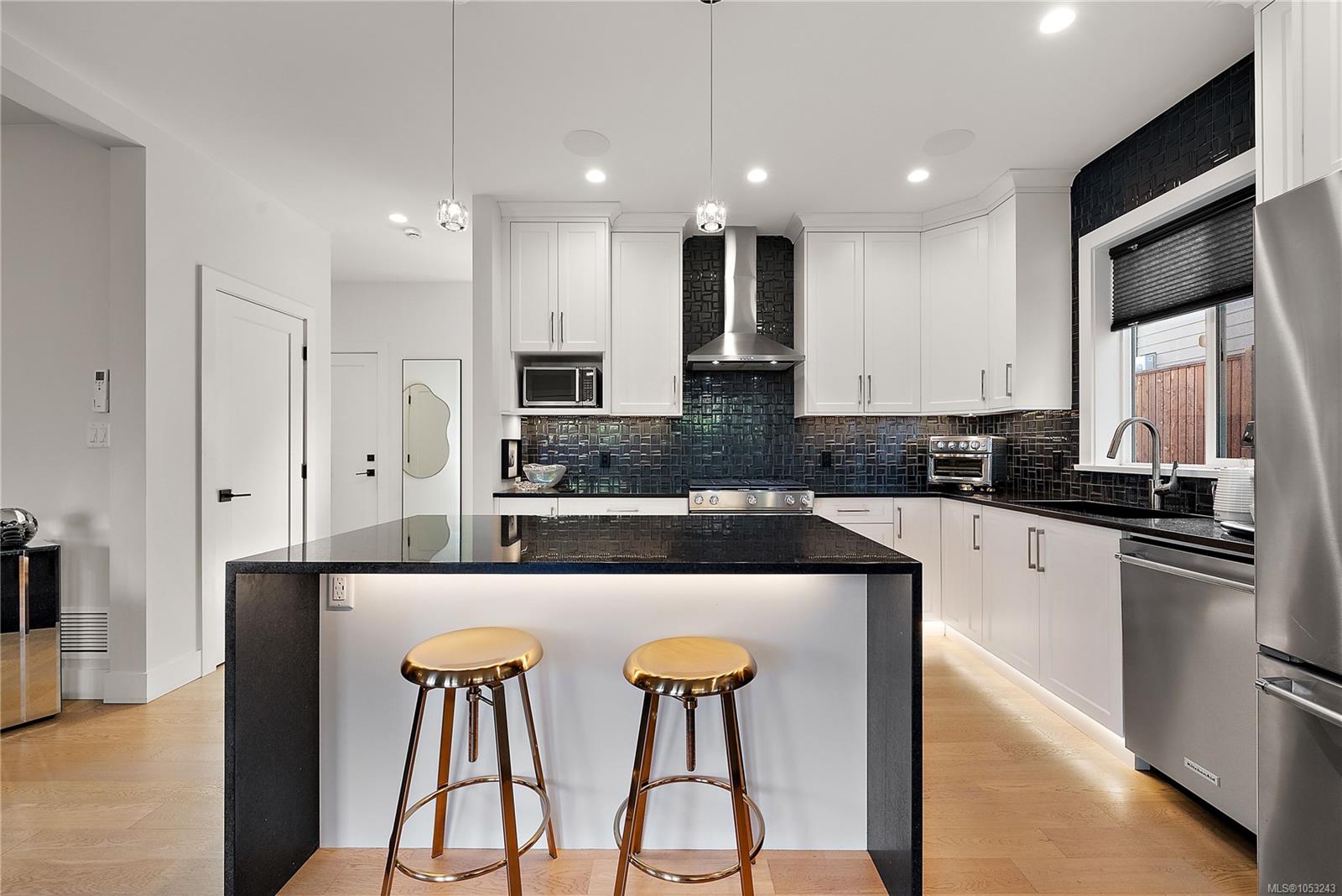 2164 Timber Ridge Crt — listing photo 13 of 34