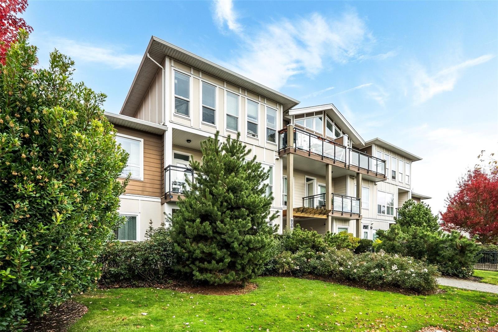103-938 Dunford Ave — listing photo 3 of 26