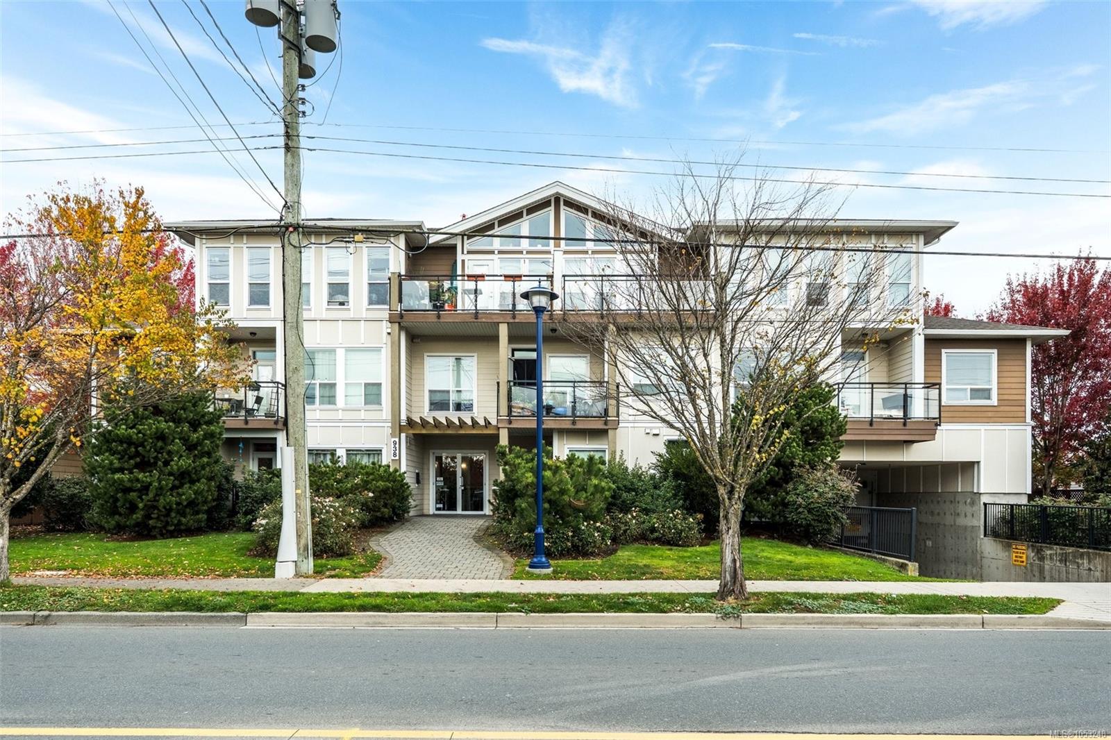 103-938 Dunford Ave — listing photo 4 of 26