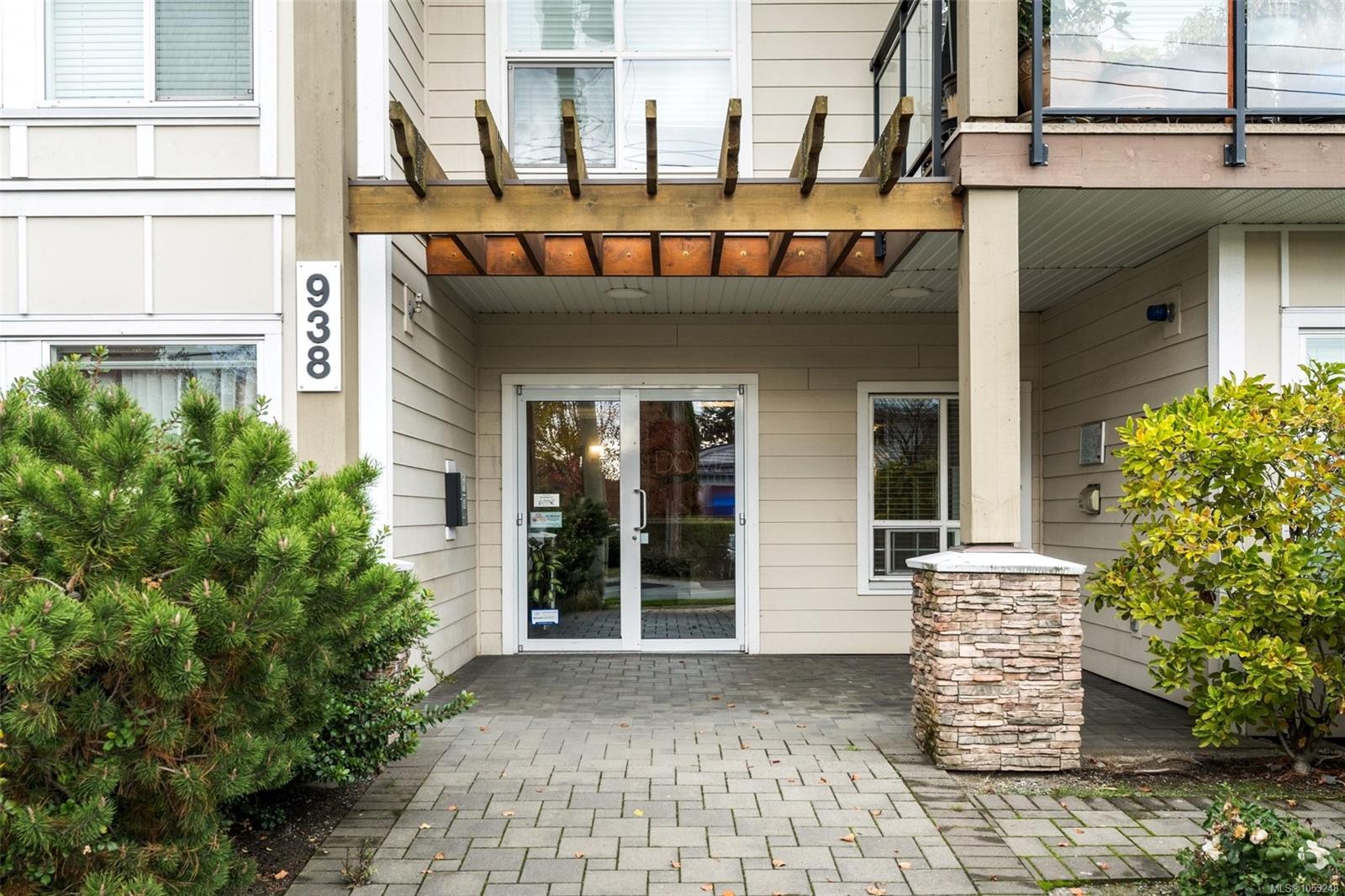 103-938 Dunford Ave — listing photo 5 of 26