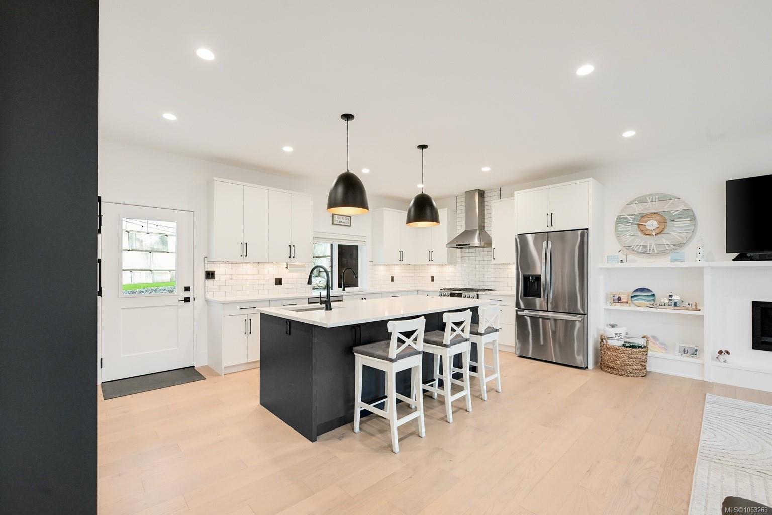 862 Tomack Loop — listing photo 13 of 44