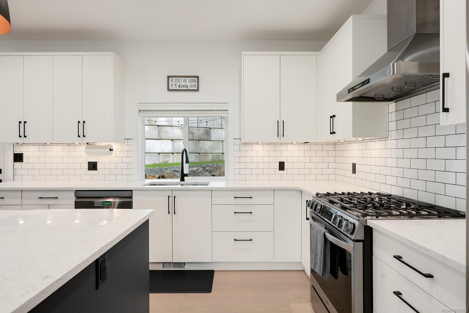 862 Tomack Loop — listing photo 14 of 44