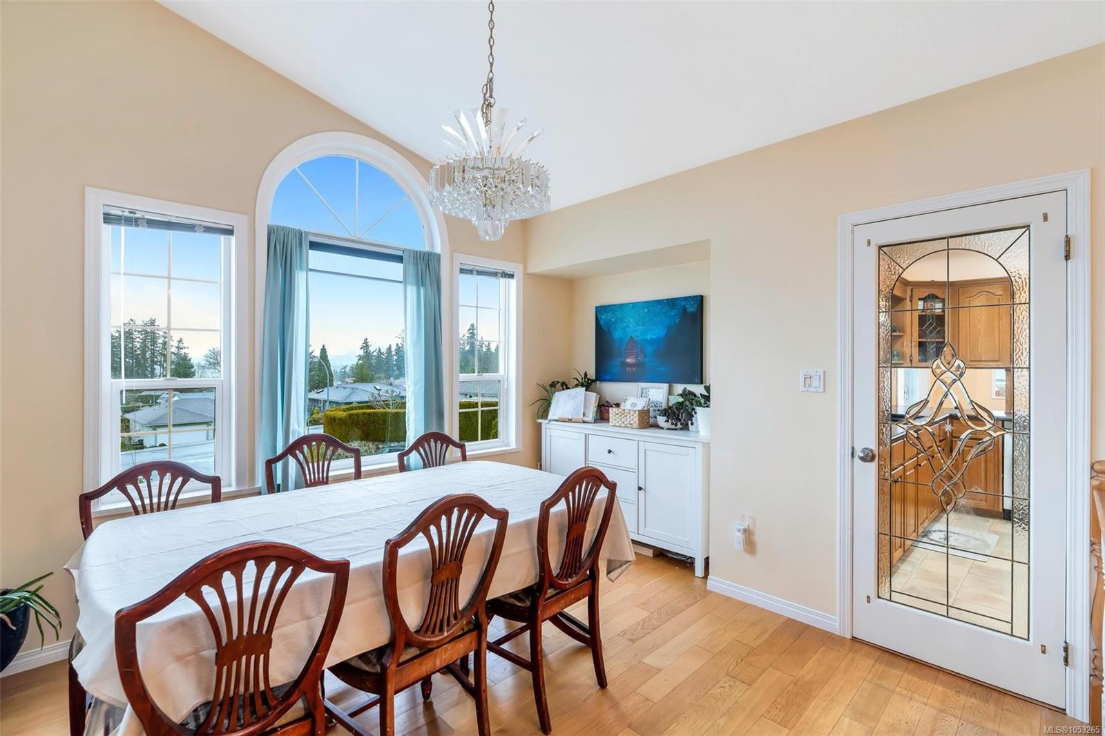 6111 Denali Dr — listing photo 10 of 59