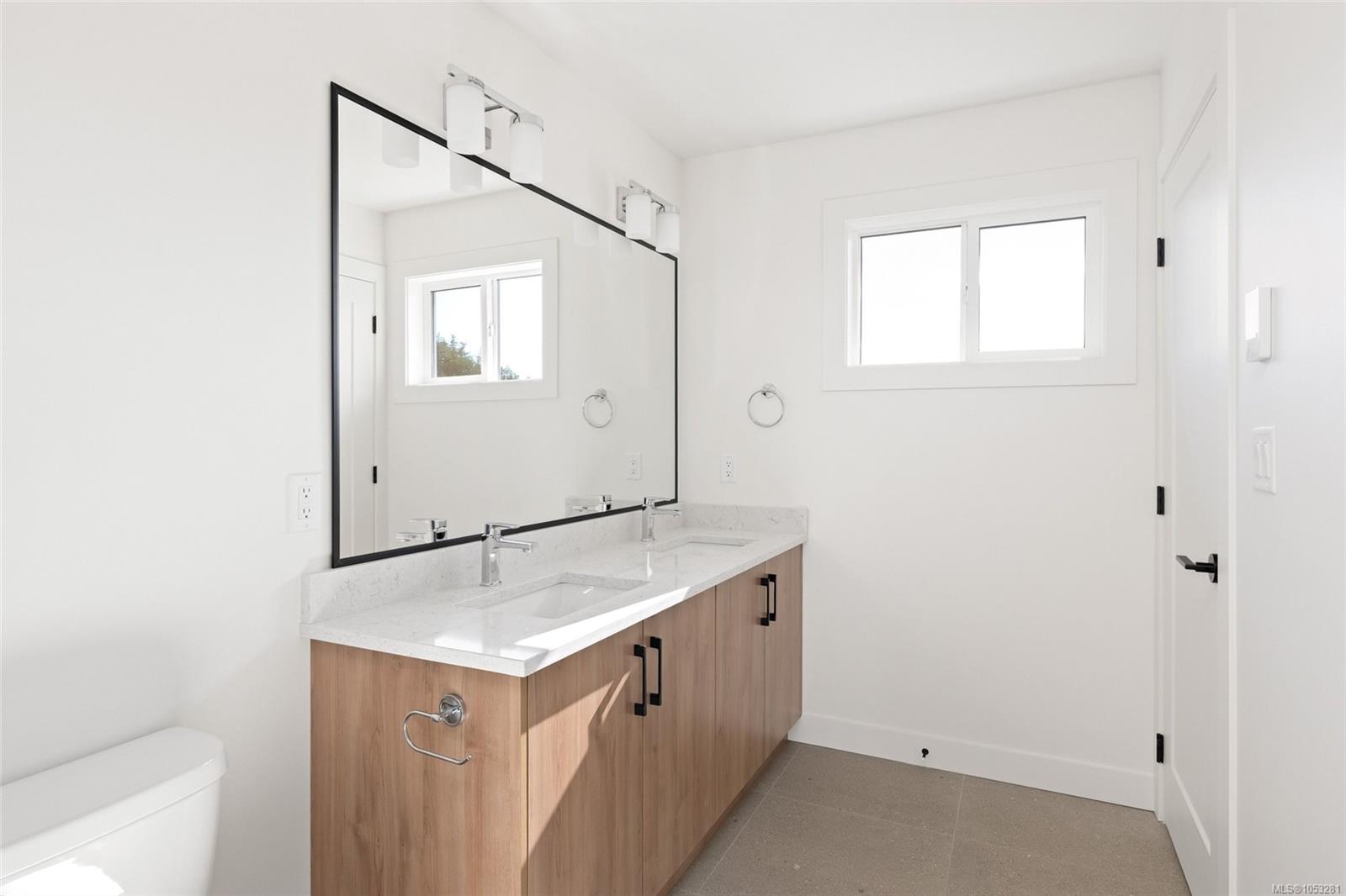 1111 Deltana Ave — listing photo 8 of 23