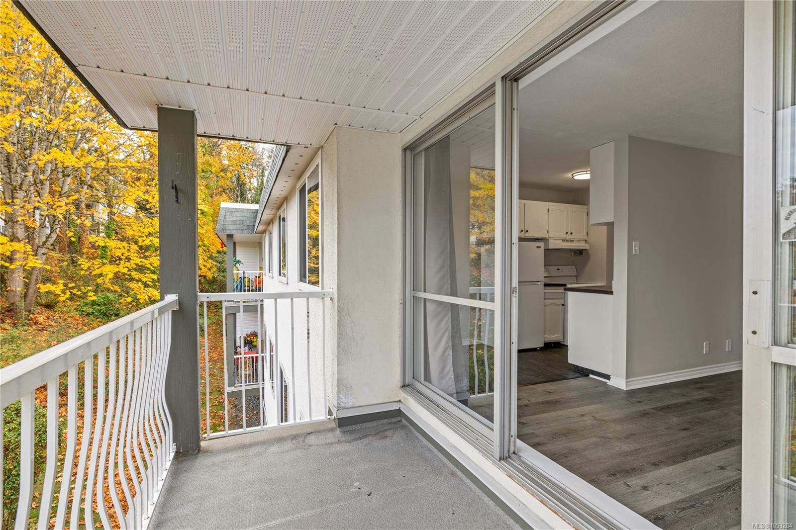 5302-999 Bowen Rd — listing photo 11 of 25
