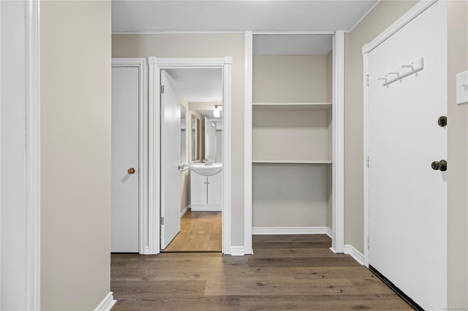 5302-999 Bowen Rd — listing photo 7 of 25