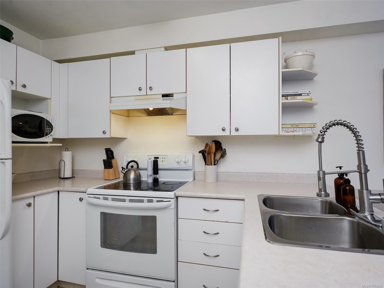 110-494 Marsett Pl — listing photo 12 of 25