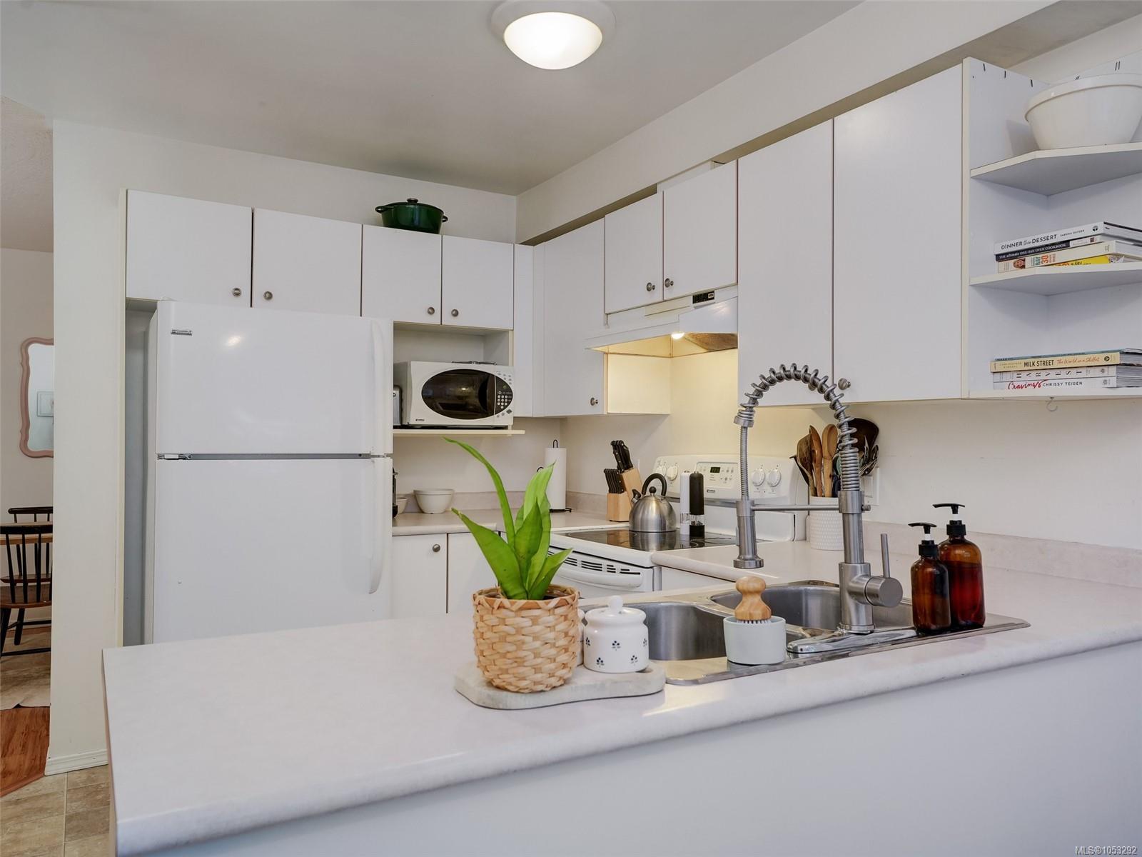 110-494 Marsett Pl — listing photo 13 of 25