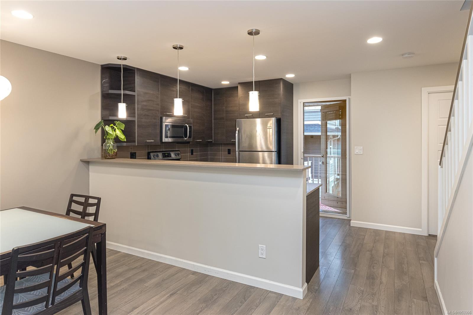 8-3356 Whittier Ave — listing photo 13 of 36