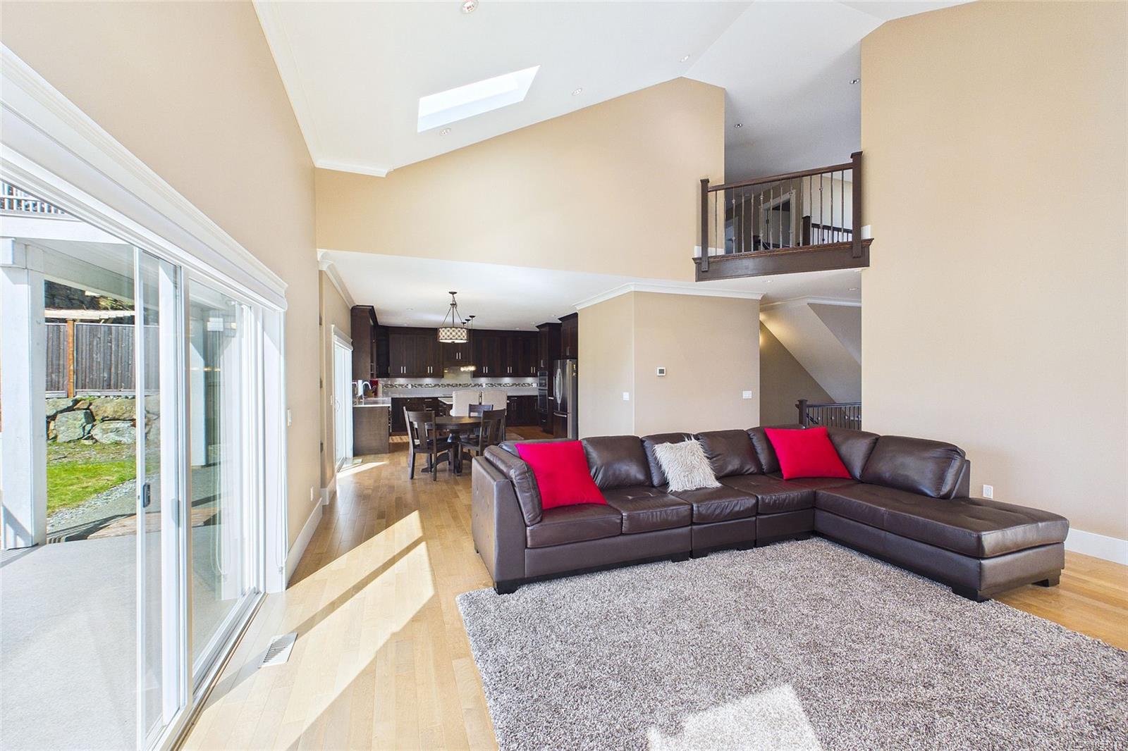 5751 Linyard Rd — listing photo 14 of 56