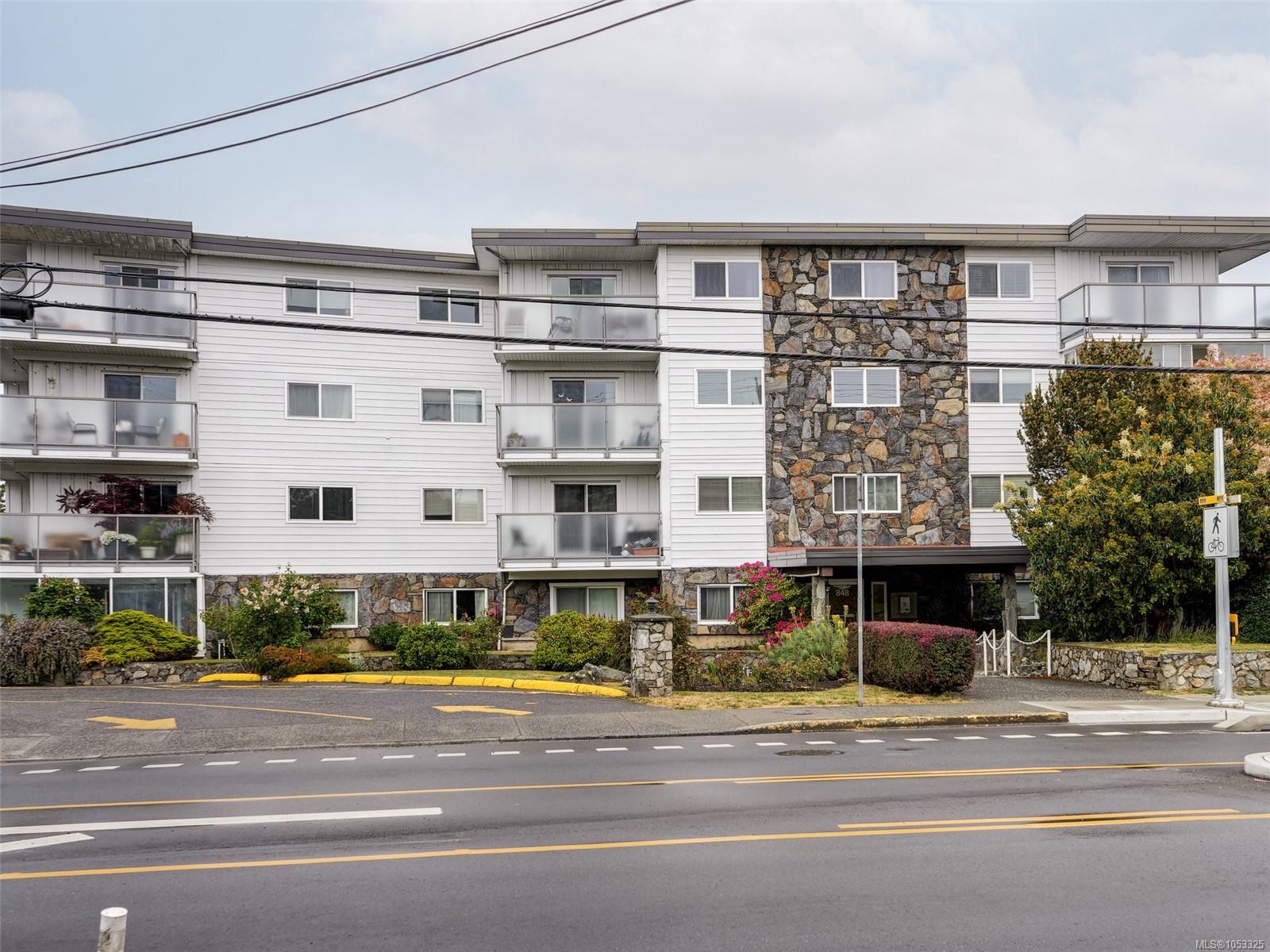 4 848 Esquimalt Rd, Esquimalt