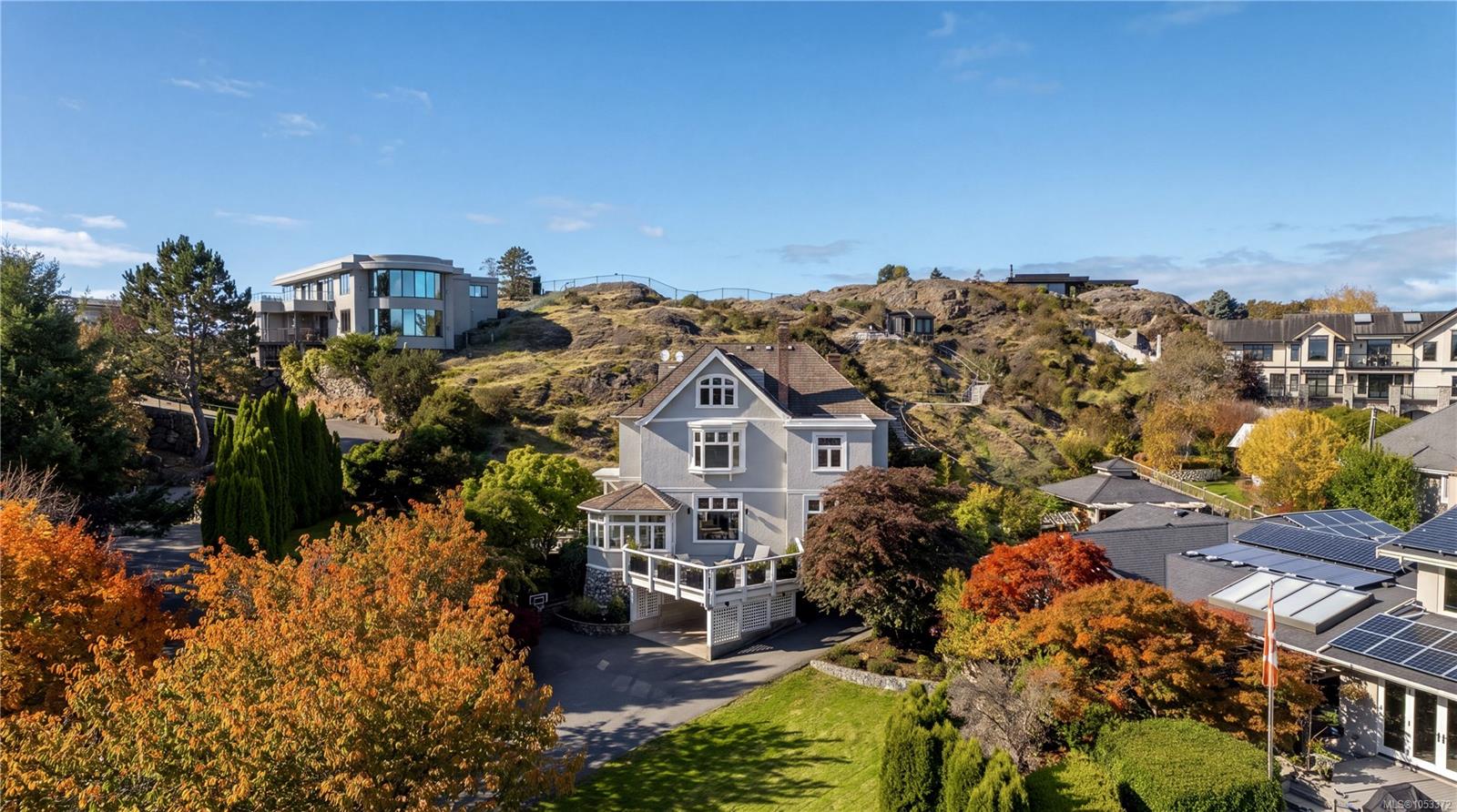 454 Newport Ave, Oak Bay
